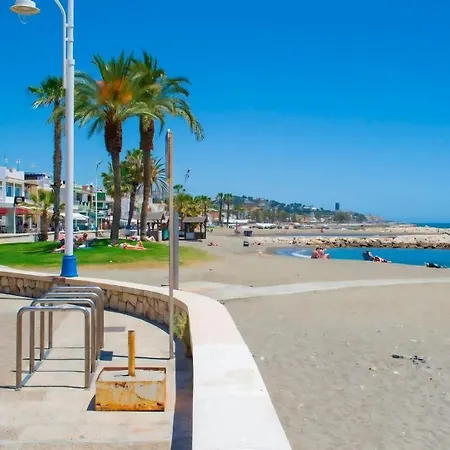 Arenas Del Piso En Playas Del Palo Malaga